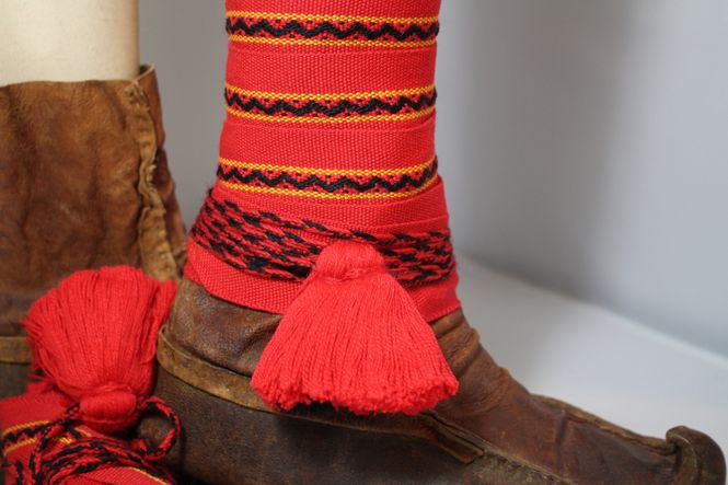 Hovedbilde Nissonolbmo/damebånd - Rød